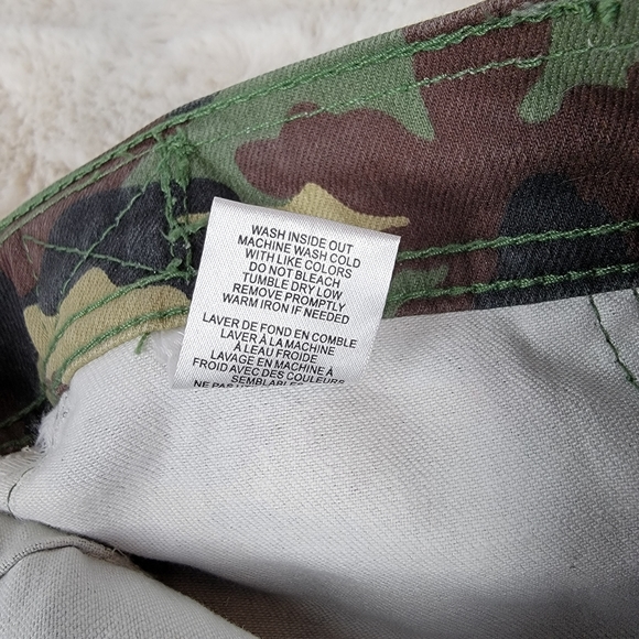 Blue Revival Teddy Cargo Skinny Ankle Camo pants - Picture 14 of 16